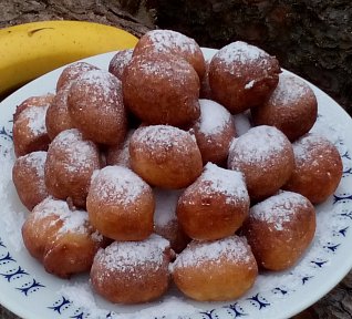 Rychlé jogurtové koblížky s banánem Rychlé jogurtové koblížky s banánem