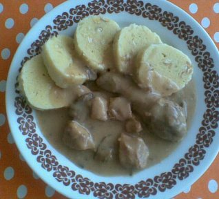 Kuře s bůčkem na žampionech