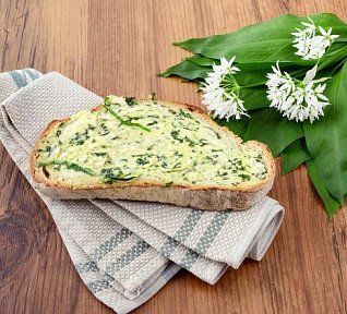 Máslo s medvědím česnekem