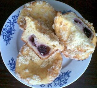 Tvarohovo-vanilkový koláč s ovocem a žmolenkou