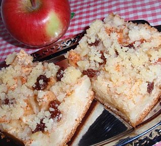Podzimní jablečný (hruškový) koláč s drobenkou