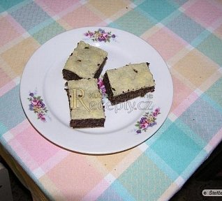 Jablkové řezy s mákem