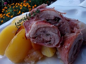 Kuřecí závitky v bramborách s jablky