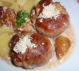 Cottage křenové závitky (měšce) s jablkem