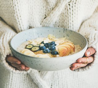 Ovesná kaše s vanilkou, mandlemi a javorovým sirupem