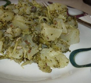 Bramborový salát s brokolicí