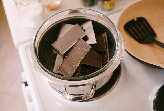 Čokoládovo-karamelový koláč