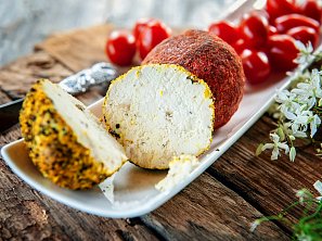 Ochucené kuličky z kozího sýra