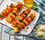 Špízy tandoori s kuřetem a zelenou rýží