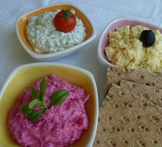 Barevné pomazánky - z červené řepy