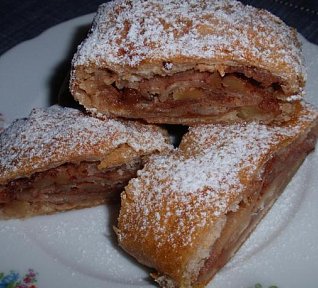 Cereální hruškový / jablečný závin (štrůdl)