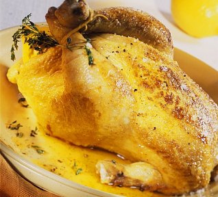 Kuře pečené s jemnou nádivkou