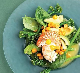 Krevetový salát s křenovým máslem