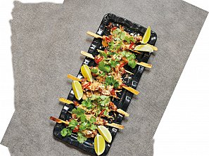 Kuřecí satay a arašídovou omáčkou Kuřecí satay a arašídovou omáčkou