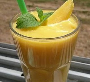 Mangovo-banánové smoothie