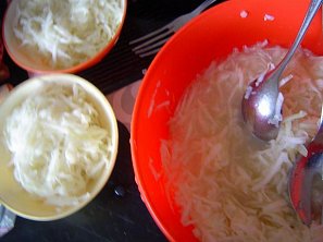 Kedlubnový salát s křenem