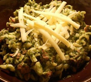 Těstoviny se špenátem a masem