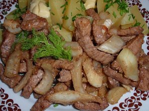 Česnekovo-fenyklové nakládané nudličky