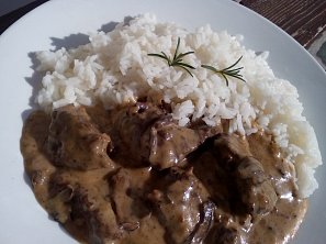 Hovězí líčka na houbách