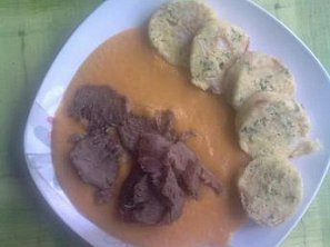 Luxusní vepřový jazyk s domácím knedlíčkem