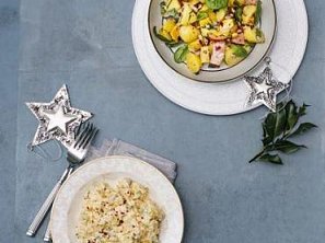 Bramborový salát se slaninou a špenátem