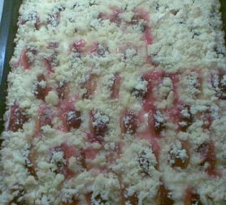 Kynutý koláč s ovocem a tvarohem