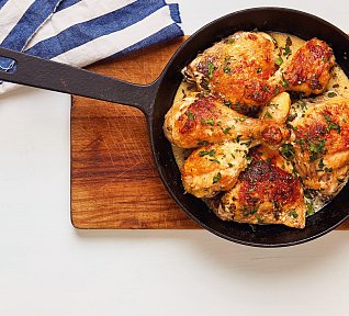 Kuřecí stehna v bílém víně