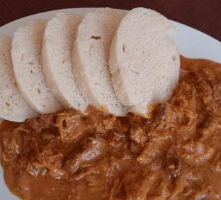 Segedín s knedlíkem po našem Segedín s knedlíkem po našem