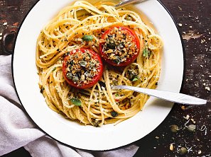 Těstoviny s pečenými rajčaty