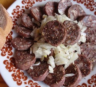 Jelito s octem a cibulí