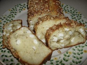 Slaný chlebíček s pestem a fetou