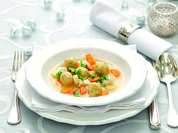 Rybí vývar s knedlíčky