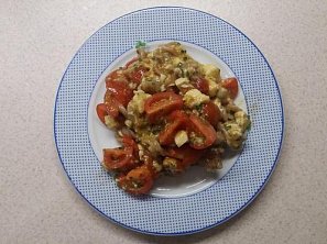 Těstovinový salát s rajčaty a mozzarellou (LIGHT) Těstovinový salát s rajčaty a mozzarellou (LIGHT)