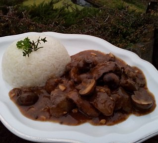 Bylinková játrová omáčka se žampiony