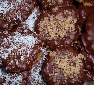 Ořechové placičky s kandovaným ovocem