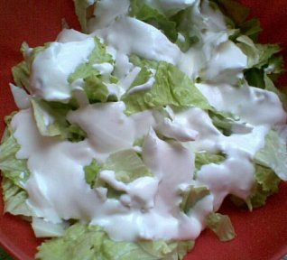 Ledový salát se smetanou