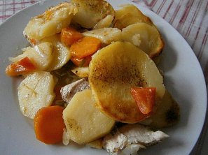 Brambory zapečené se zeleninou