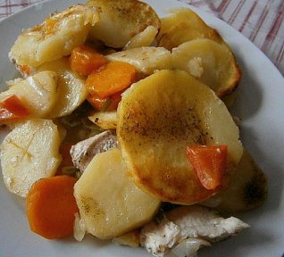 Brambory zapečené se zeleninou