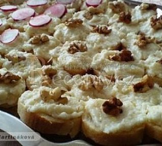 Česnekovo-eidamová pomazánka