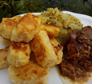 Bramborové šišky / noky se zelím