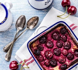 Ovocný koláč s tvarohem na grilu