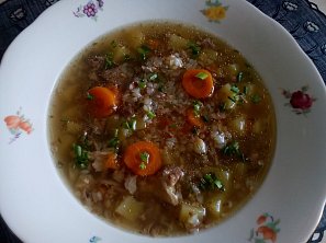 Česneková polévka (česnečka) s pohankou