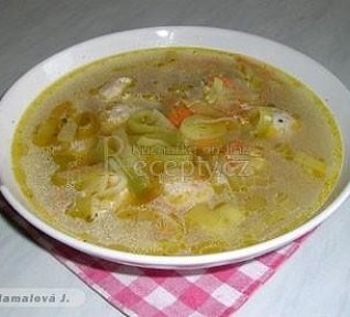 Pórková polévka s drožďovými knedlíčky