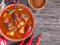 Gulášová polévka