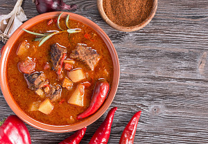 Gulášová polévka