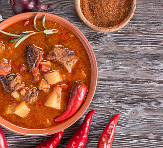 Gulášová polévka