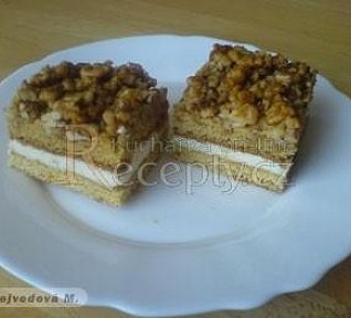 Ořechové řezy medové