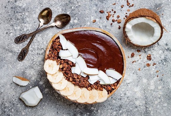 Smoothie bowl čokoládová s kokosovým mlékem a banánem photo-0