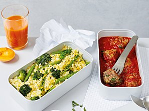 Masové koule s bulgurem a zeleninou