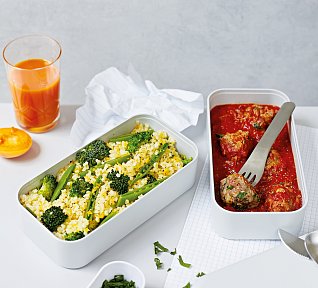 Masové koule s bulgurem a zeleninou